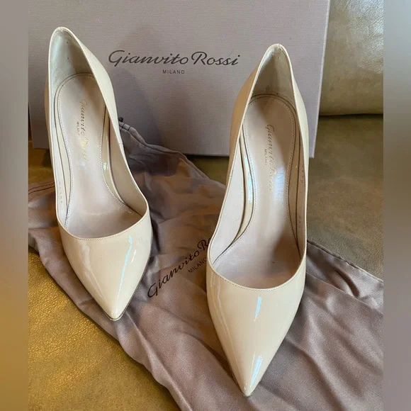 Gianvito Rossi
Vernice Nude Pumps / Heels - Picture 4 of 12